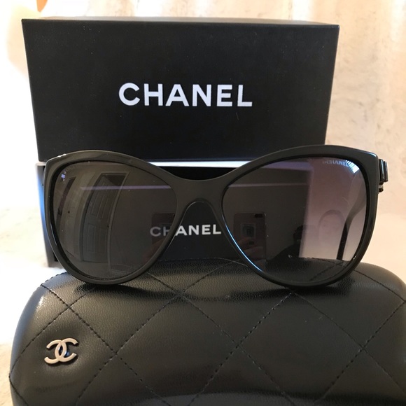 💯 Authentic CHANEL sunglasses - Picture 3 of 6